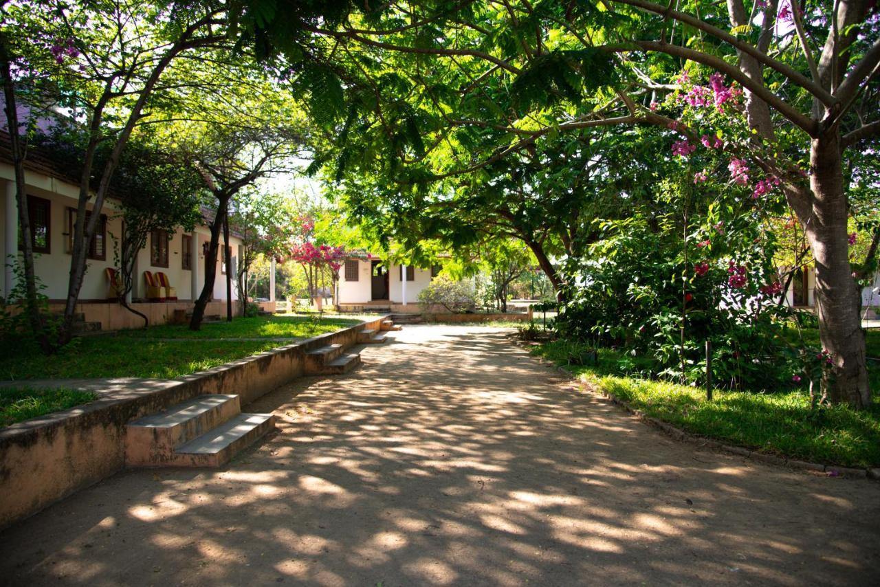 The Mountain Retreat Hotel Tiruvannāmalai Exterior foto